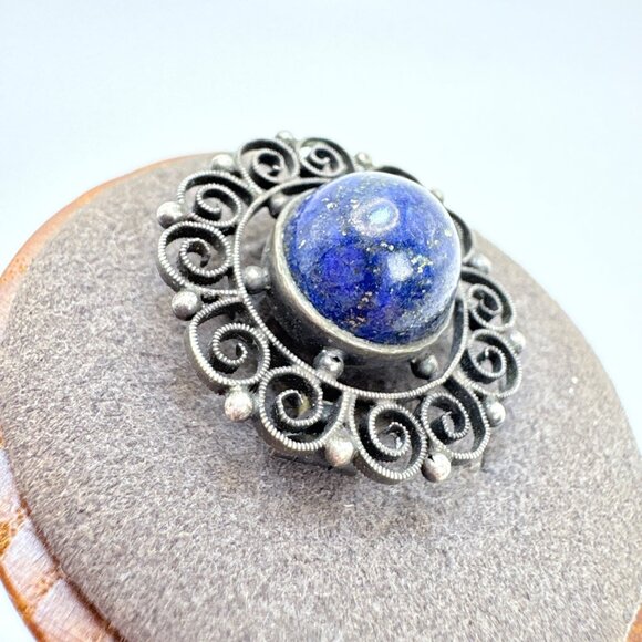 VTG Silver Tone Lapis Lazuli Bezel Set Scroll Design Brooch Size 1" Length - Picture 2 of 7